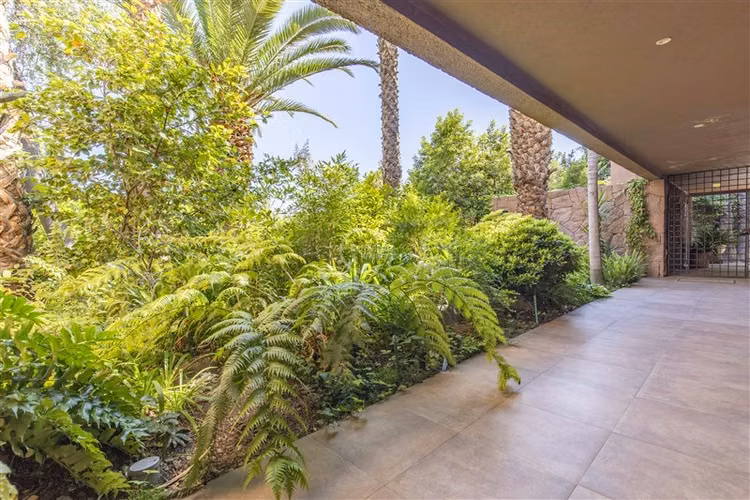 Casa en venta de 6 dorm. en Vitacura