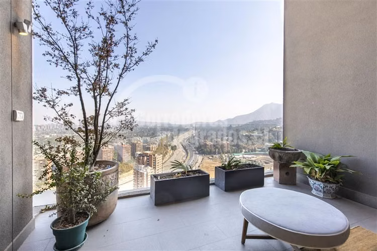 Fino Departamento en venta de 4 dorm.en Vitacura, Portezuelo