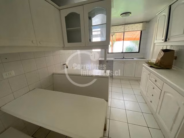 Casa en venta de 4 dorm. en Las Condes