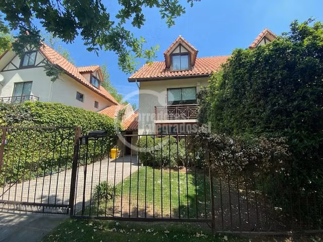 Casa en venta de 4 dorm. en Las Condes