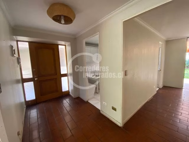Casa en venta de 4 dorm. en Las Condes