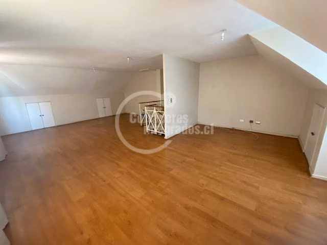 Casa en venta de 4 dorm. en Las Condes