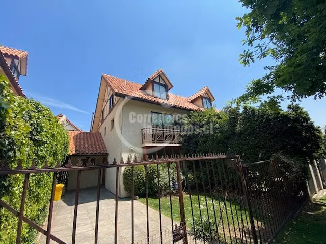 Casa en venta de 4 dorm. en Las Condes