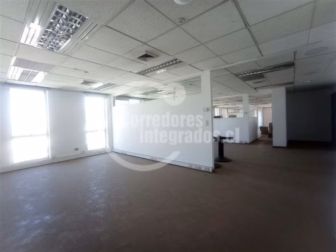 Oficina en arriendo Planta Completa piso 11