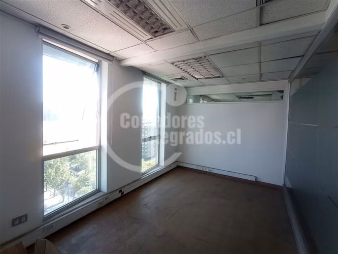 Oficina en arriendo Planta Completa piso 11