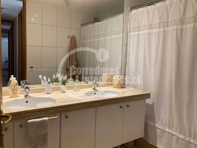 Departamento en venta de 3 dorm. en Las Condes