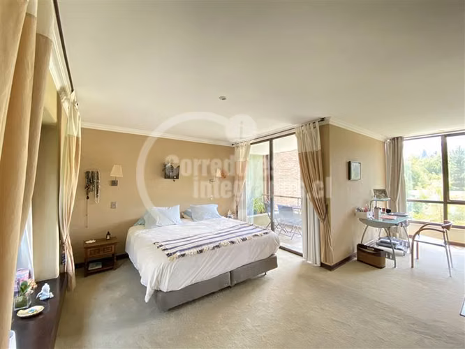 Departamento en venta de 4 dorm. en Lo Barnechea