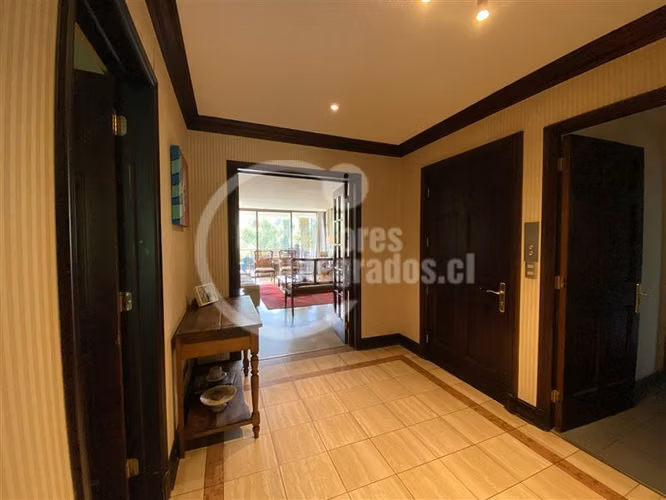 Departamento en venta de 4 dorm. en Lo Barnechea