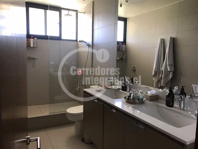 Departamento en venta de 4 dorm. en Lo Barnechea