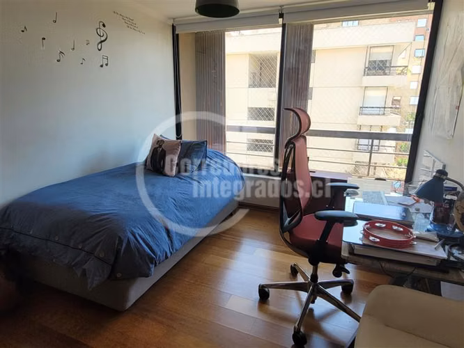 Departamento en venta de 4 dorm. en Las Condes pleno Golf