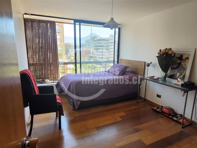 Departamento en venta de 4 dorm. en Las Condes pleno Golf
