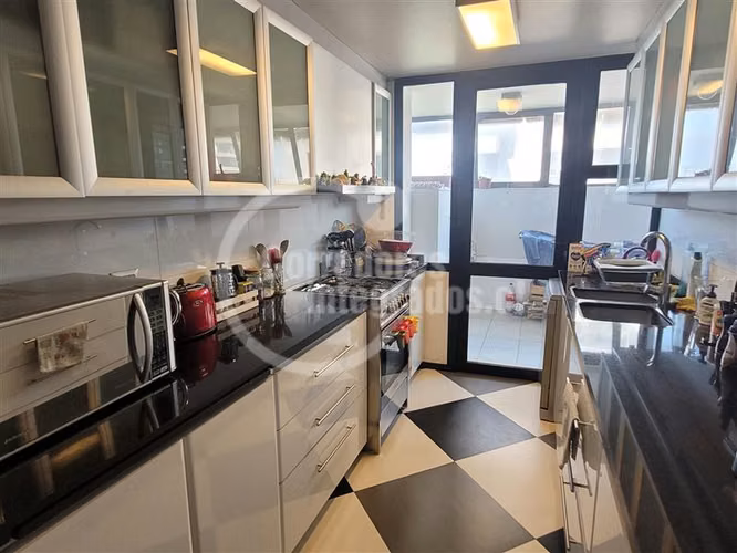Departamento en venta de 4 dorm. en Las Condes pleno Golf