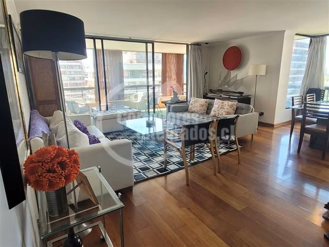 Departamento en venta de 4 dorm. en Las Condes pleno Golf