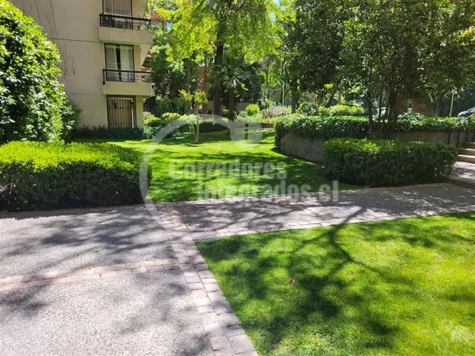 Departamento en venta de 4 dorm. en Las Condes pleno Golf