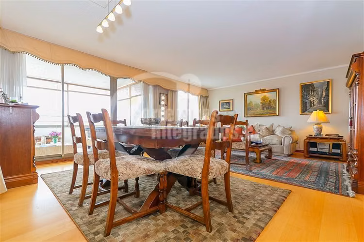 Departamento en venta de 3 dorm vista despejad en Las Condes