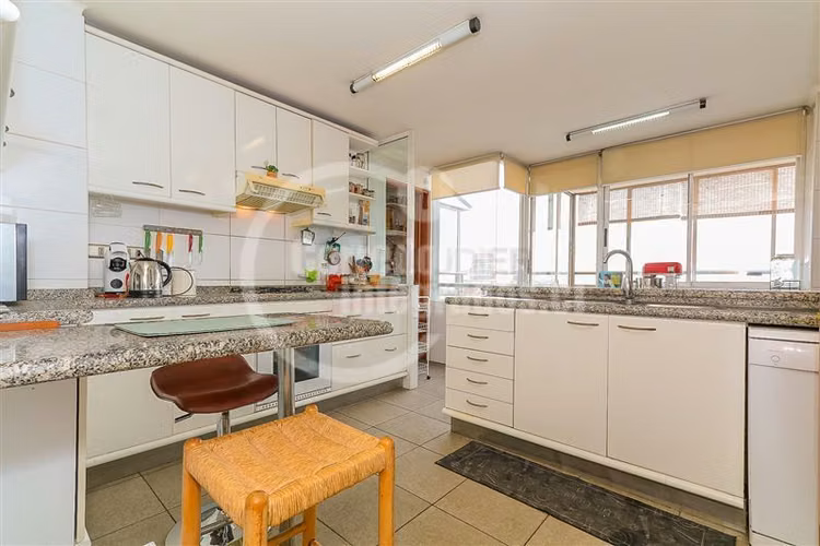 Departamento en venta de 3 dorm vista despejad en Las Condes
