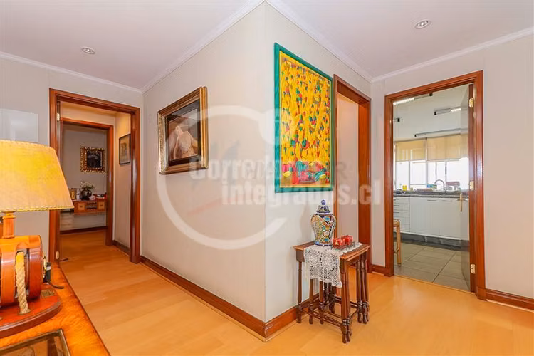 Departamento en venta de 3 dorm vista despejad en Las Condes