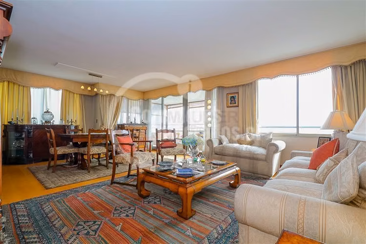 Departamento en venta de 3 dorm vista despejad en Las Condes