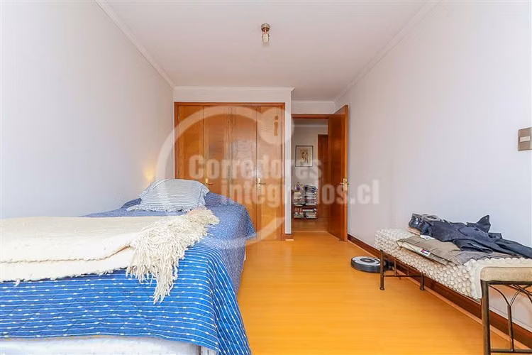 Departamento en venta de 3 dorm vista despejad en Las Condes