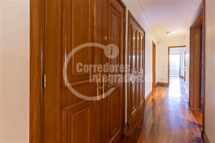 Departamento en venta de 5 dorm. en Las Condes - San Damián