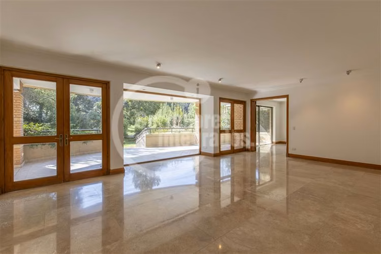 Departamento en venta de 5 dorm. en Las Condes - San Damián