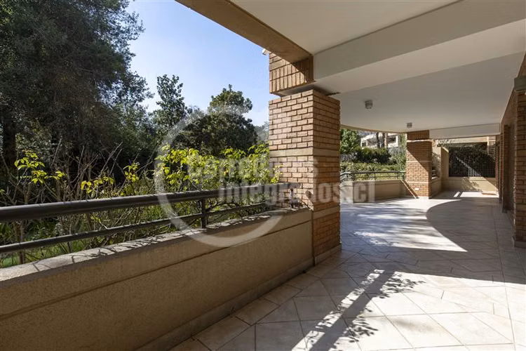 Departamento en venta de 5 dorm. en Las Condes - San Damián