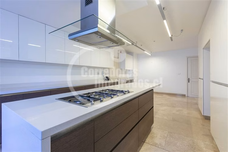 Departamento en venta de 5 dorm. en Las Condes - San Damián