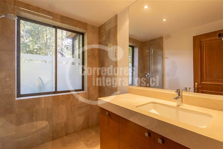Departamento en venta de 5 dorm. en Las Condes - San Damián