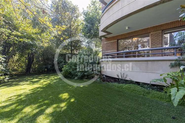 Departamento en venta de 5 dorm. en Las Condes - San Damián