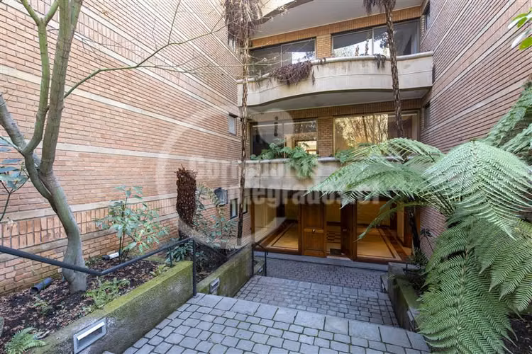 Departamento en venta de 5 dorm. en Las Condes - San Damián