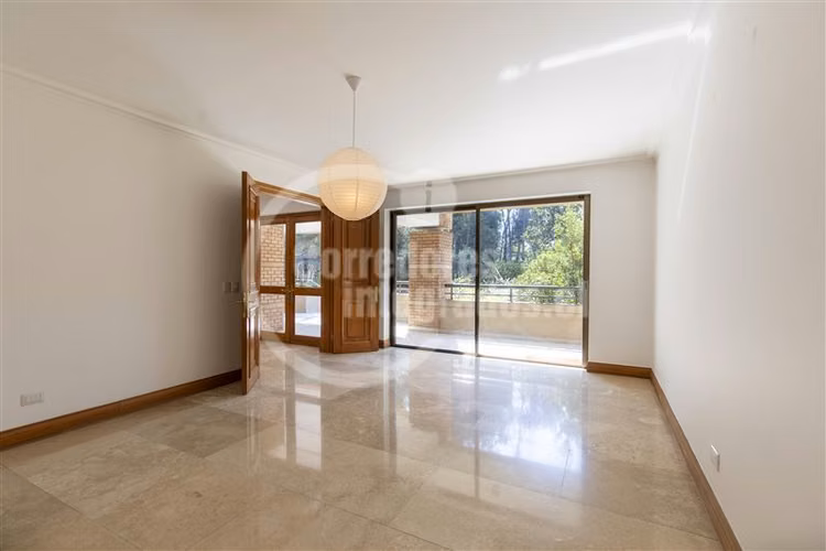 Departamento en venta de 5 dorm. en Las Condes - San Damián