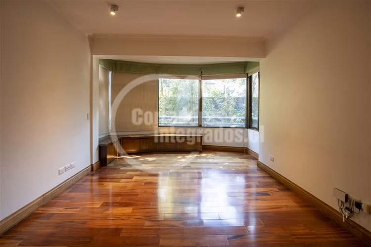 Departamento en venta de 5 dorm. en Las Condes - San Damián