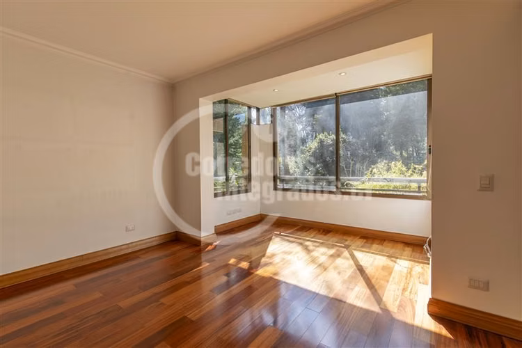 Departamento en venta de 5 dorm. en Las Condes - San Damián