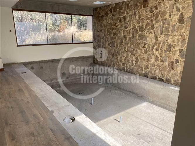 Casa en arriendo de 10 dorm. en Las Condes