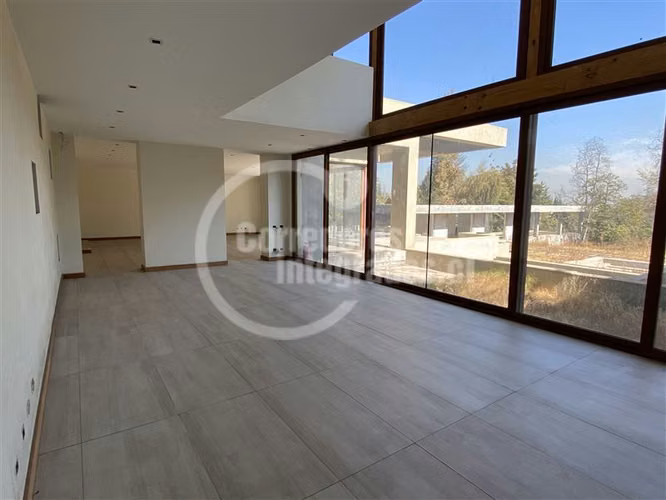 Casa en arriendo de 10 dorm. en Las Condes