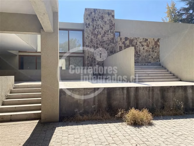 Casa en arriendo de 10 dorm. en Las Condes