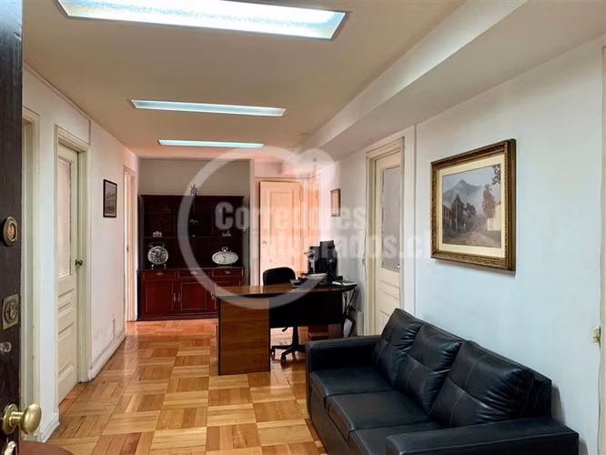 Oficina en venta en Santiago, 5 privados, sala reuniones - Imagen 3
