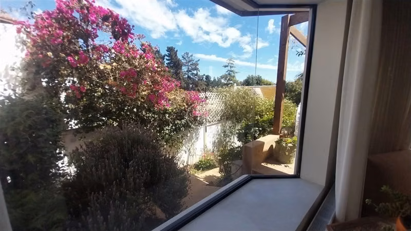 Venta Casa en Reñaca, 6 dorm. 6 baños, 4 estacion., jardín.