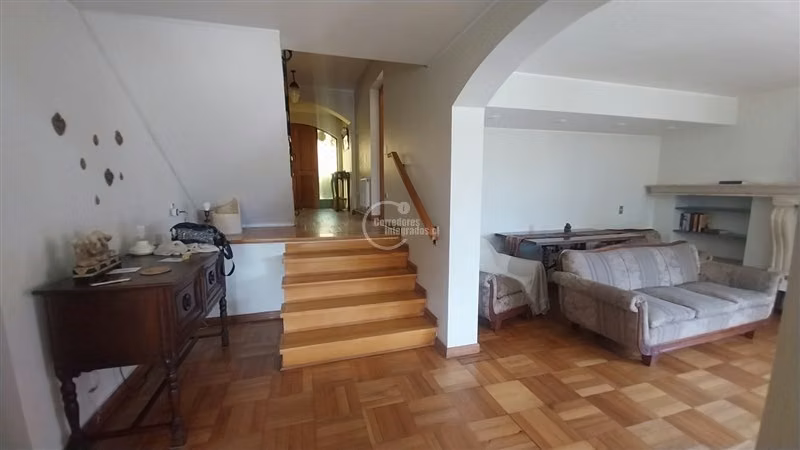 Venta Casa en Reñaca, 6 dorm. 6 baños, 4 estacion., jardín.
