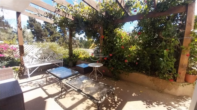 Venta Casa en Reñaca, 6 dorm. 6 baños, 4 estacion., jardín.