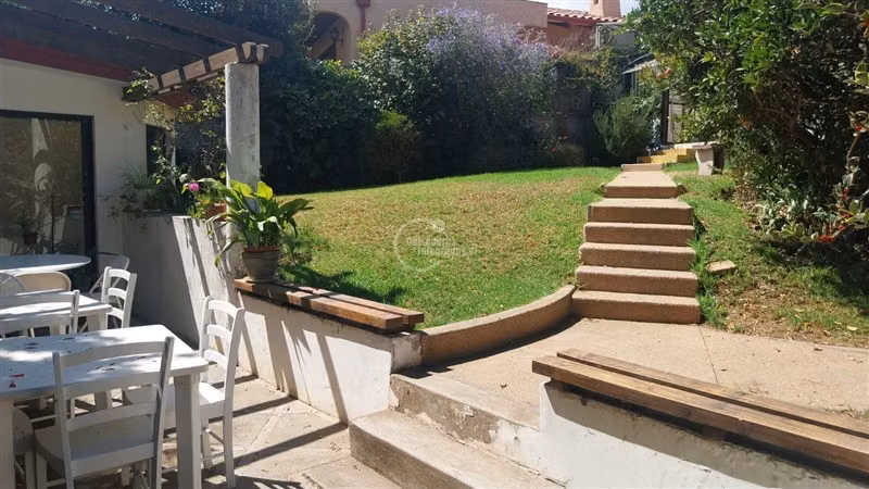 Venta Casa en Reñaca, 6 dorm. 6 baños, 4 estacion., jardín.