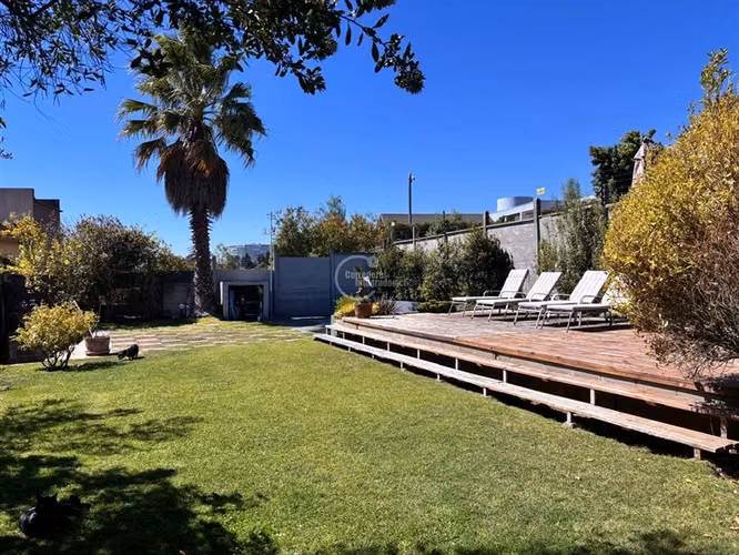 Casa en venta de 5 dorm. en Concón