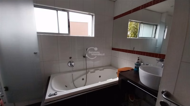 Casa en venta de 5 dorm. en Concón