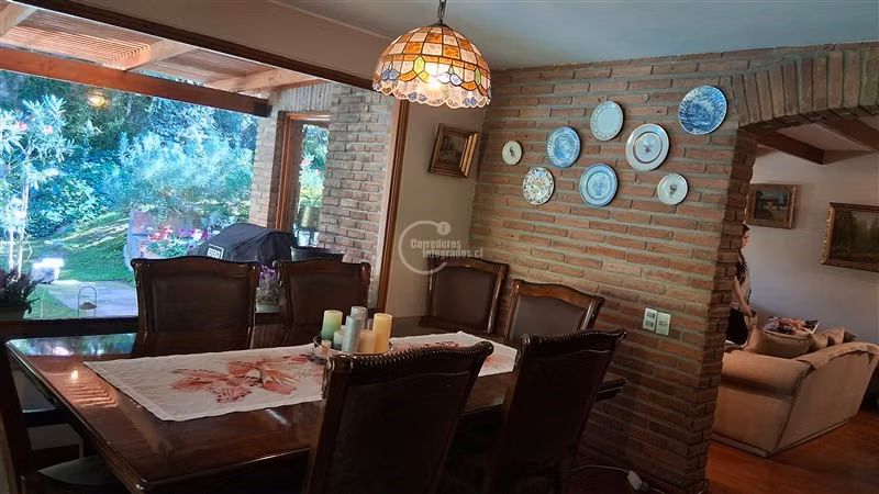 Casa en venta de 5 dorm. en Lo Barnechea