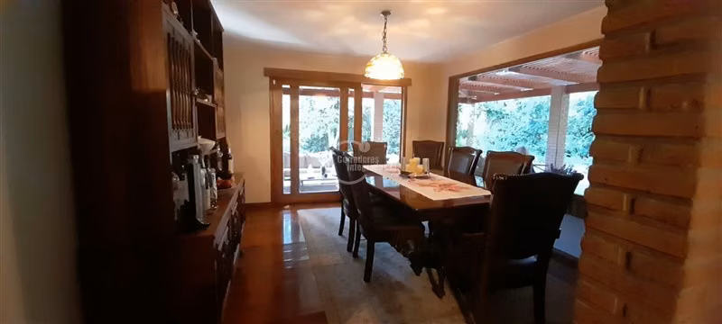 Casa en venta de 5 dorm. en Lo Barnechea