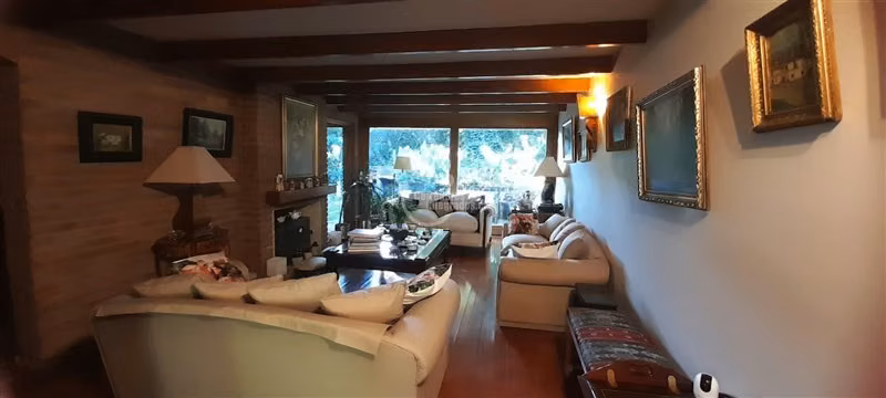 Casa en venta de 5 dorm. en Lo Barnechea