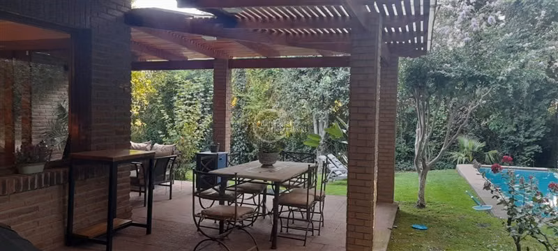 Casa en venta de 5 dorm. en Lo Barnechea