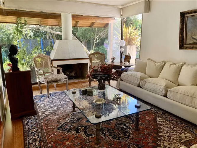 Casa en venta de 5 dorm. San Carlos Apoquindo, Las Condes