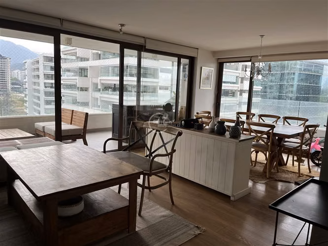 Departamento en venta de 3 dorm. en Vitacura