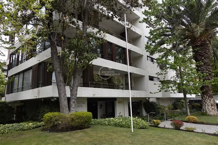 Departamento en venta de 3 dorm. en Vitacura